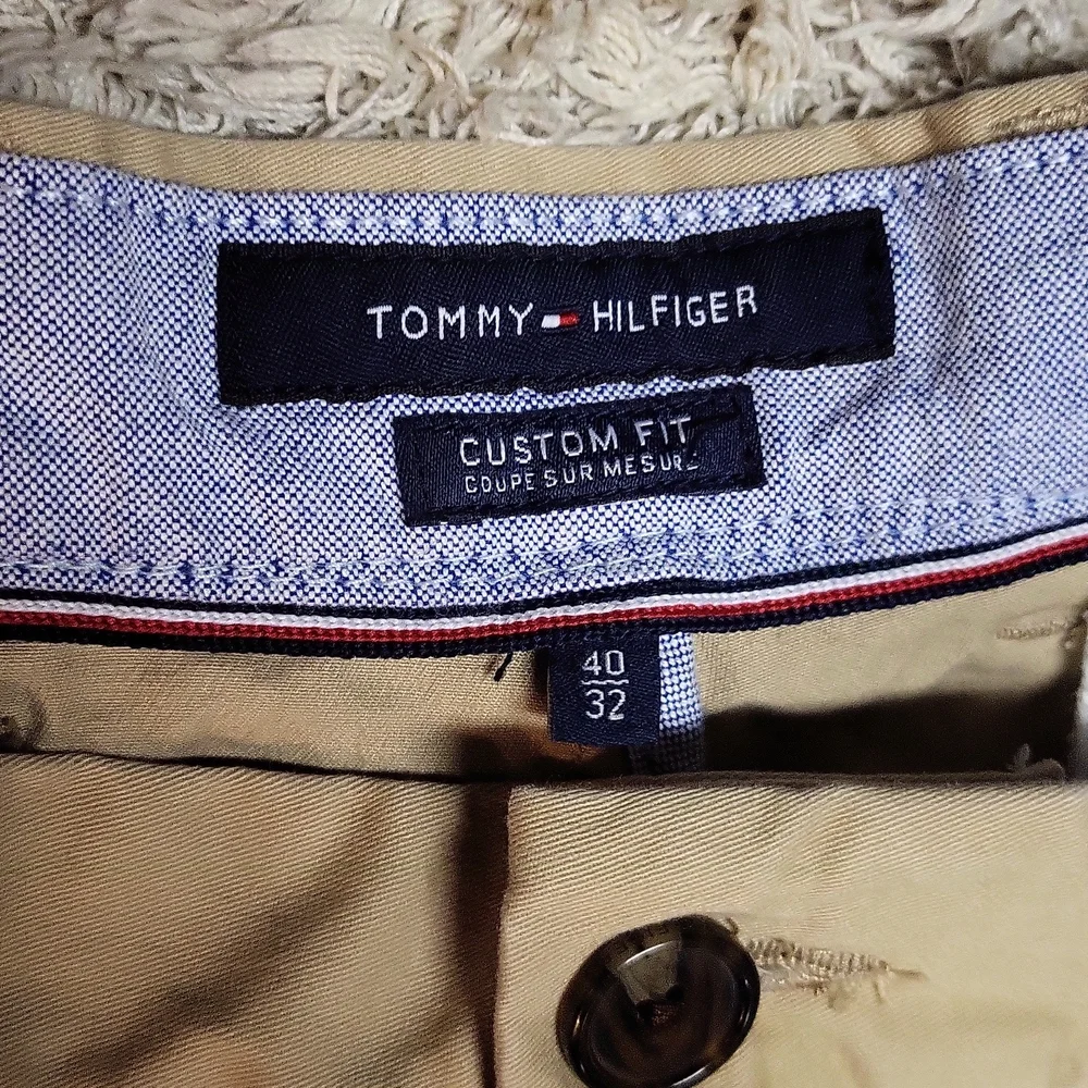 Tommy Hilfiger khaki pants - Picture 2 of 4